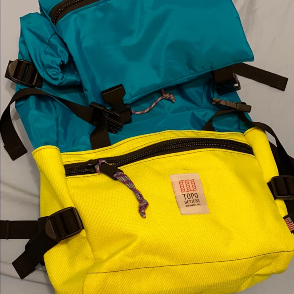 Topo designs rover pack.